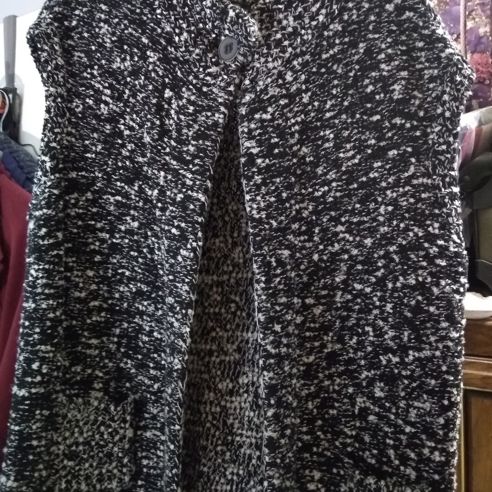 Women's vest, size M.